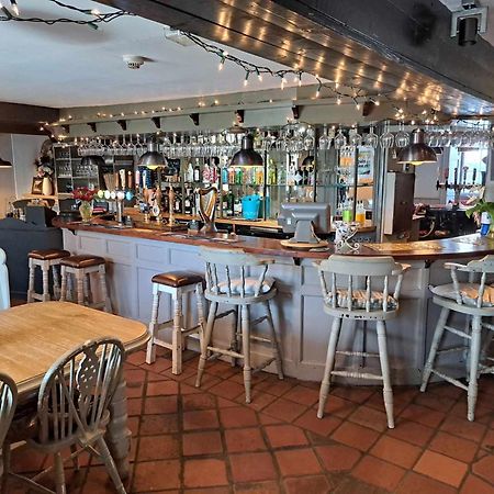 אבוטסבורי The Ilchester Arms Hotel מראה חיצוני תמונה