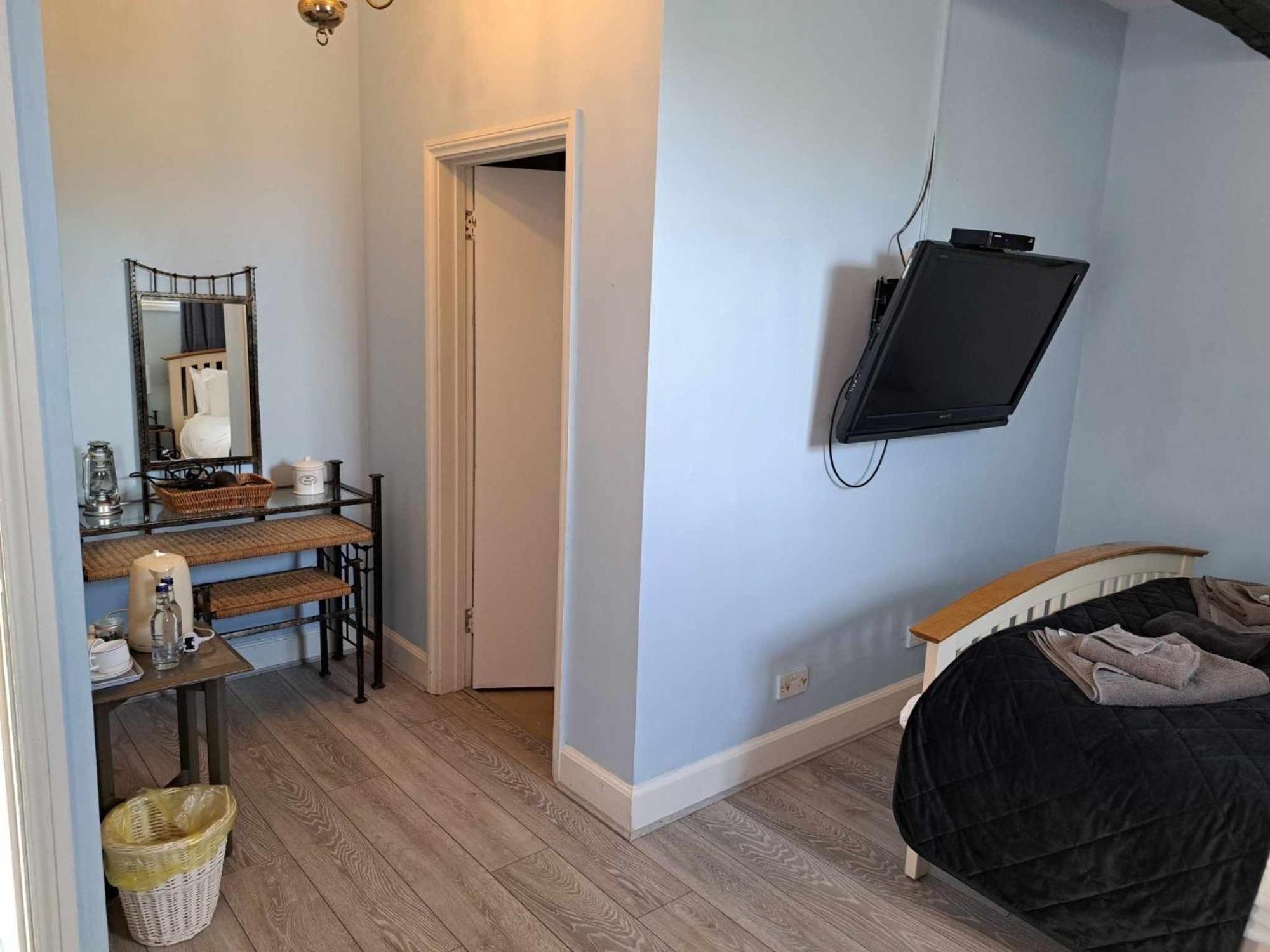 אבוטסבורי The Ilchester Arms Hotel מראה חיצוני תמונה
