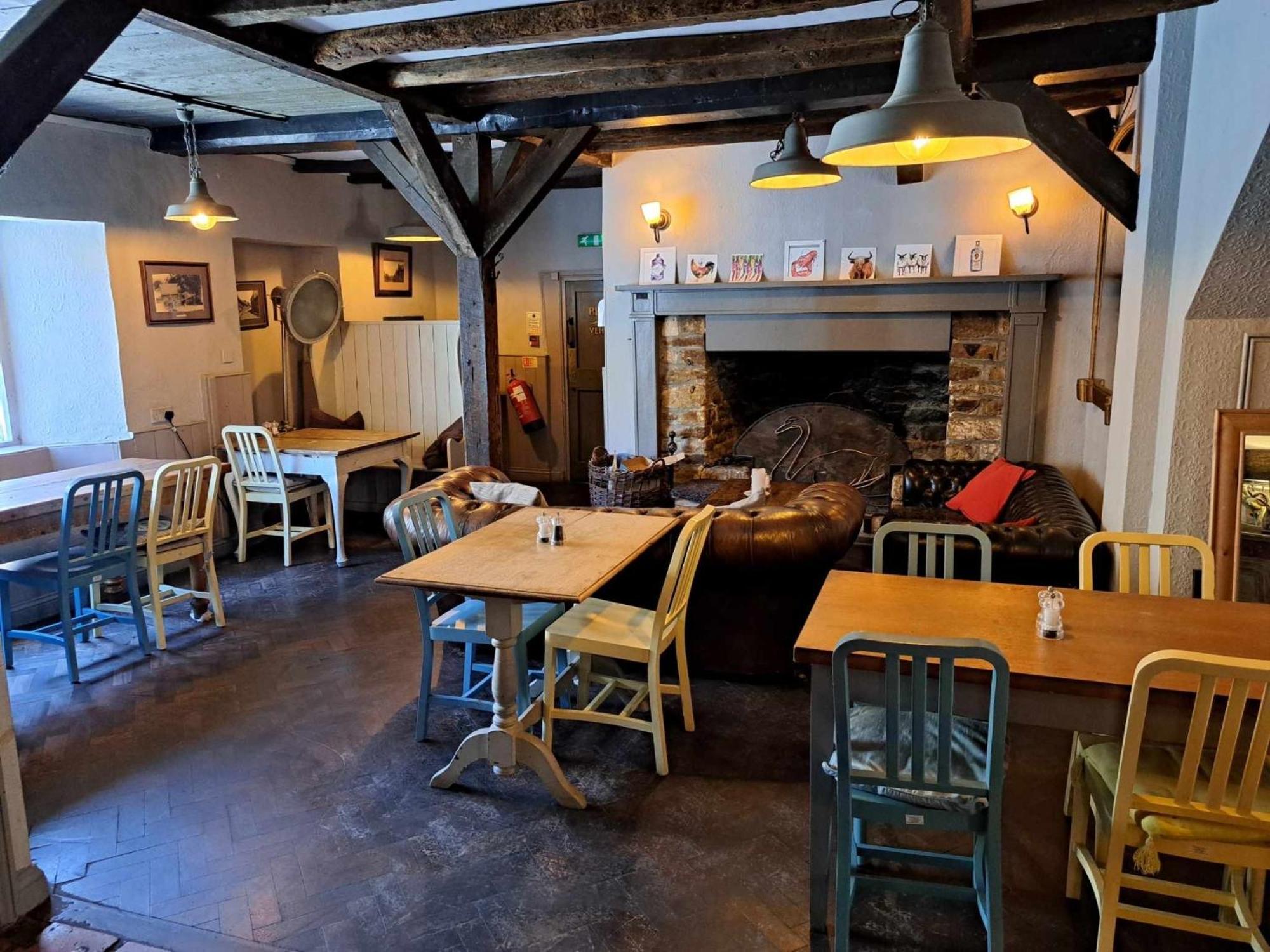 אבוטסבורי The Ilchester Arms Hotel מראה חיצוני תמונה