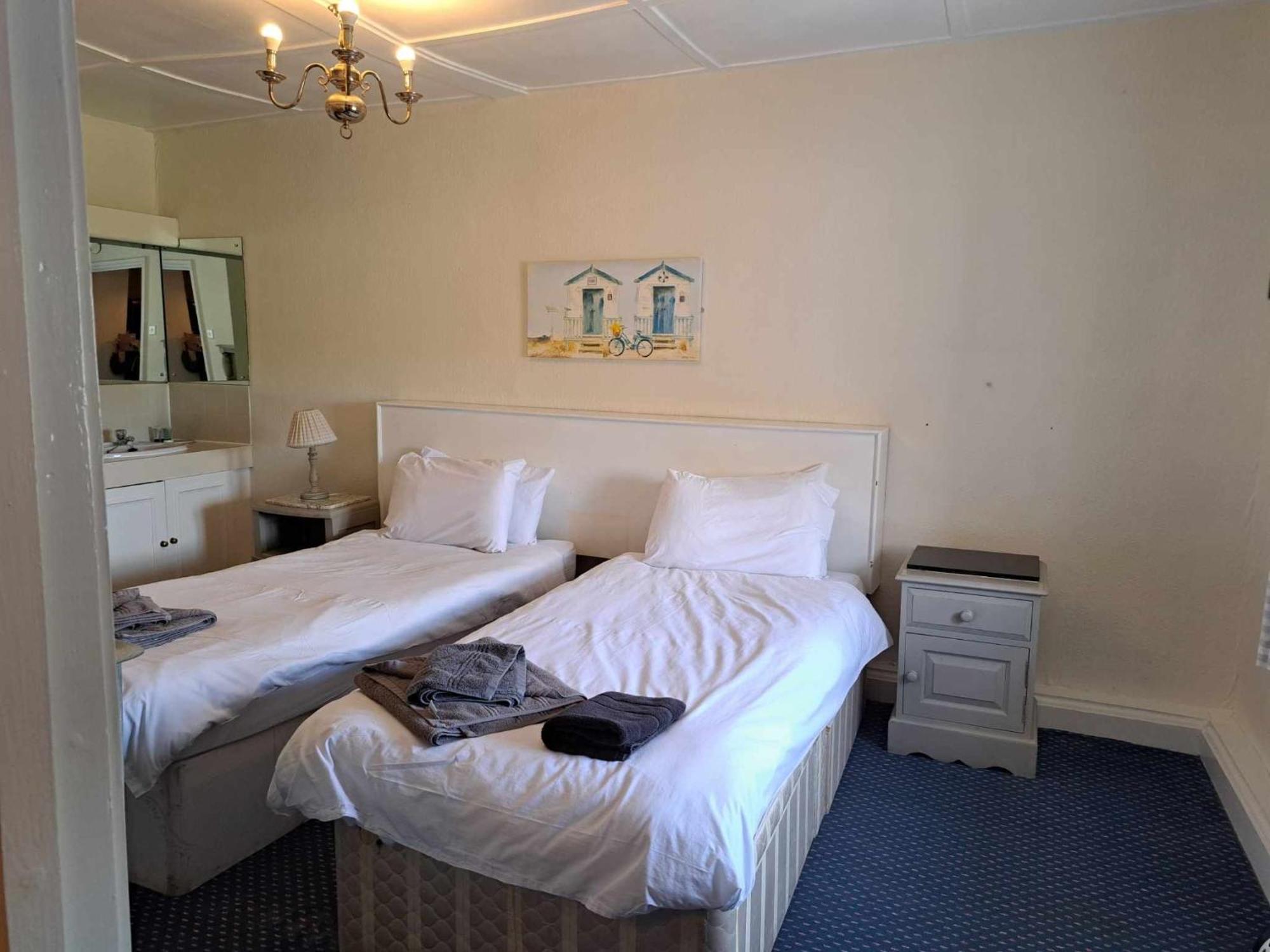 אבוטסבורי The Ilchester Arms Hotel מראה חיצוני תמונה