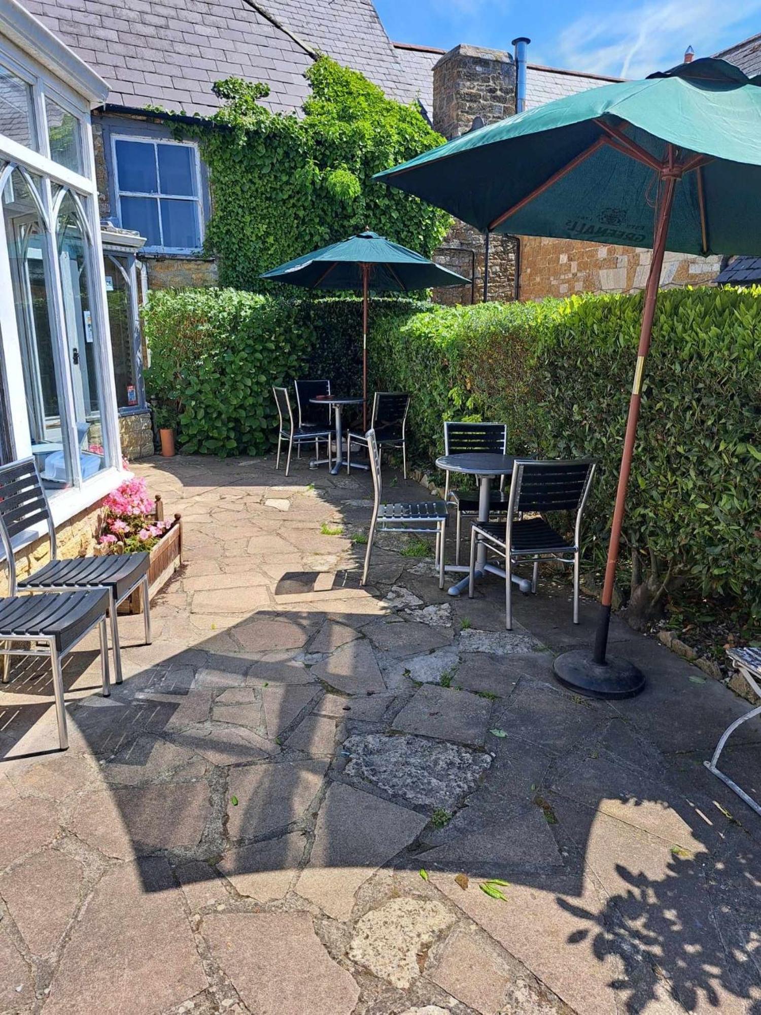 אבוטסבורי The Ilchester Arms Hotel מראה חיצוני תמונה