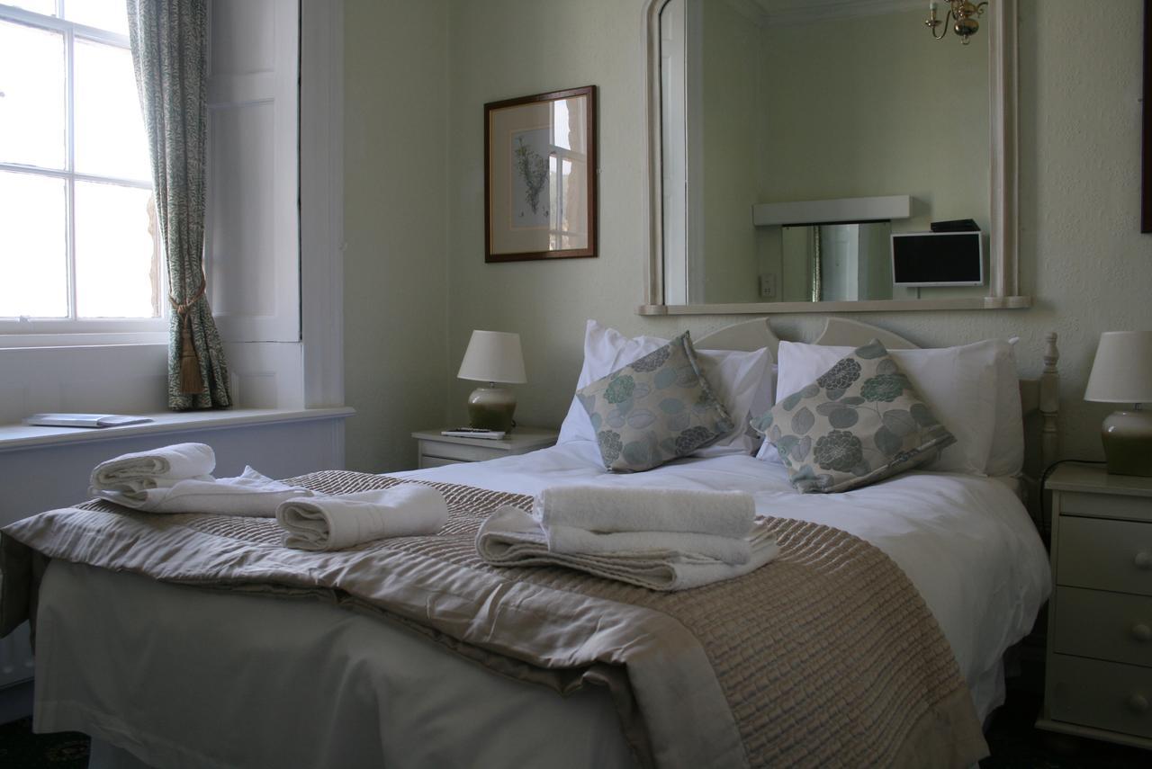 אבוטסבורי The Ilchester Arms Hotel מראה חיצוני תמונה