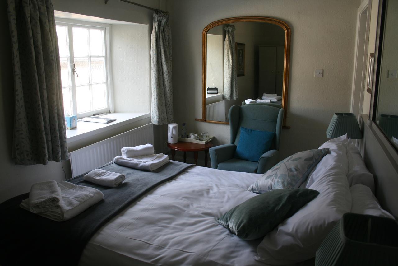 אבוטסבורי The Ilchester Arms Hotel מראה חיצוני תמונה