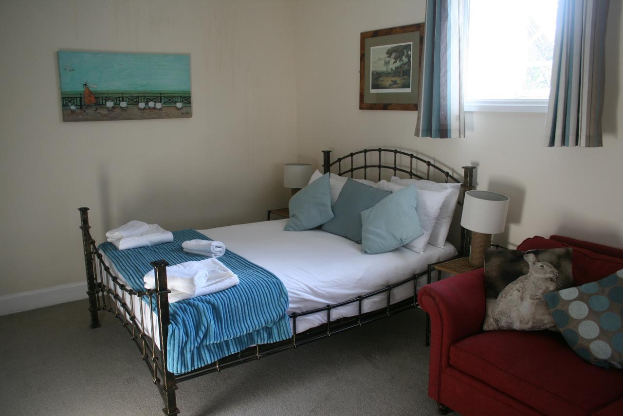 אבוטסבורי The Ilchester Arms Hotel מראה חיצוני תמונה