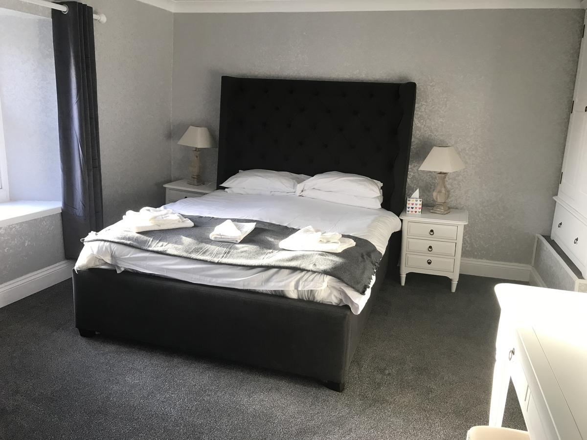 אבוטסבורי The Ilchester Arms Hotel מראה חיצוני תמונה