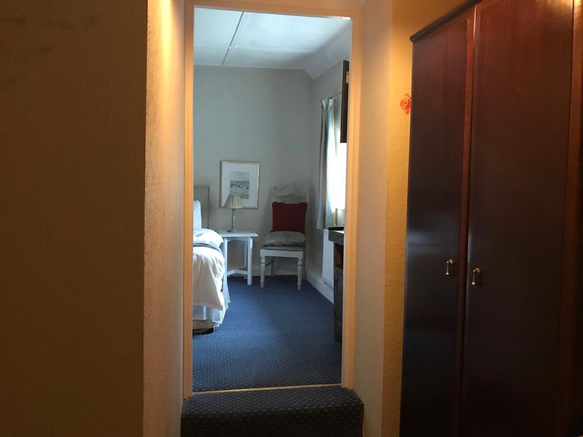 אבוטסבורי The Ilchester Arms Hotel מראה חיצוני תמונה
