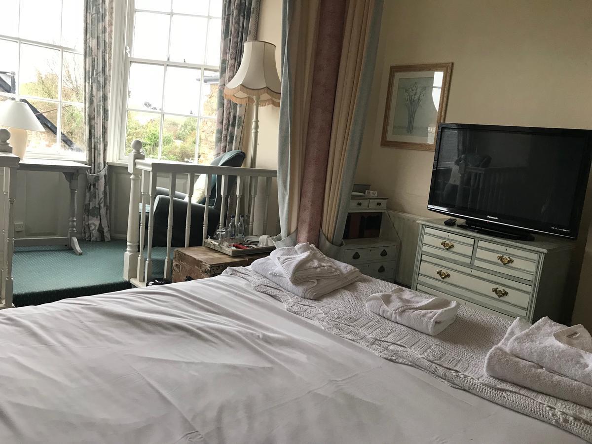 אבוטסבורי The Ilchester Arms Hotel מראה חיצוני תמונה
