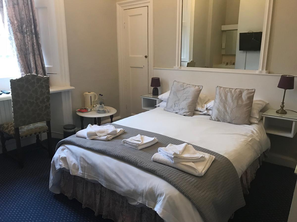 אבוטסבורי The Ilchester Arms Hotel מראה חיצוני תמונה