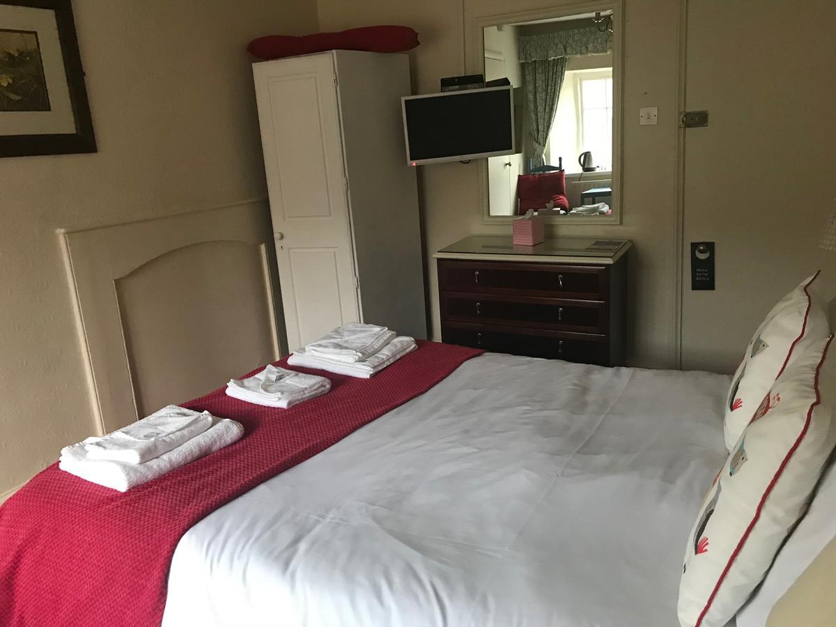 אבוטסבורי The Ilchester Arms Hotel מראה חיצוני תמונה